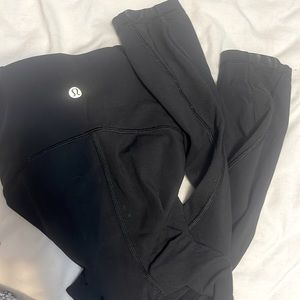 Black Lulu lemon Mesh Train 7/8 leggings